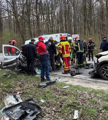 Нищівна ДТП у Страсну п'ятницю на виїзді зі Львова