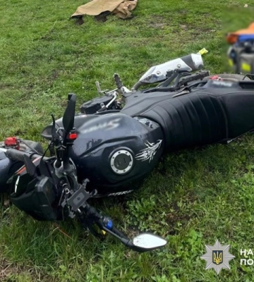 У селищі на Полтавщині внаслідок зіткнення з автомобілем постраждав неповнолітній мотоцикліст