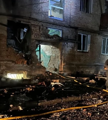 РФ вдруге за день вдарила по багатоповерхівках в Сумах (Фото, відео)