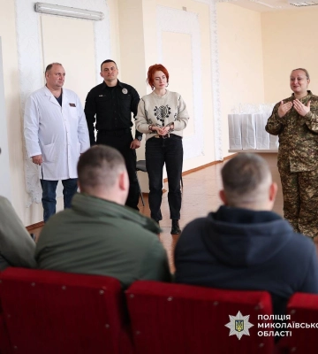 У Миколаєві поліцейські відвідали бійців, поранених на лінії бойового зіткнення