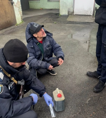 У Києві невідомий намагався підпалити авто волинського нардепа Ігоря Гузя - що відомо