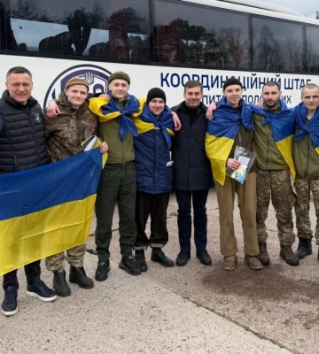 З російського полону повернулися 175 військових та цивільні