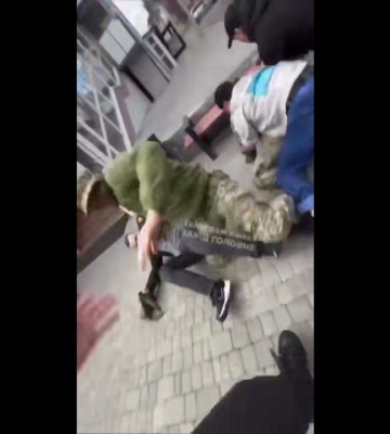 В Луцке во время проверки документов произошла драка между ТЦК и подростками: что известно