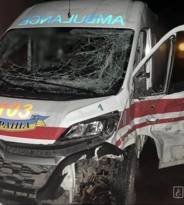 Російський безпілотник атакував медавтомобіль на Сумщині, є постраждалі