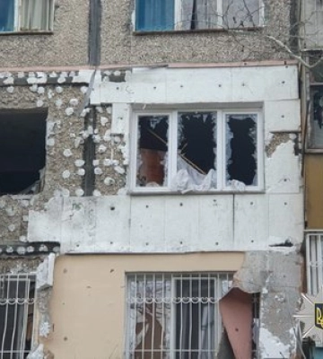 Три людини загинули і 12 - поранені, зокрема дитина, внаслідок ворожих ударів по Херсонщині