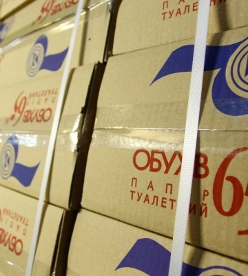 Украинцы могут столкнуться с дефицитом туалетной бумаги: россияне атаковали комбинат в Обухове