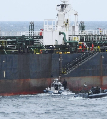 Швеція затримала підсанкційний танкер через розлив нафти в Балтійському морі