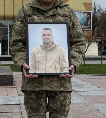 Загинув ще 2025 року: до Рівного "на щиті" повернувся Денис Медведюк (ВІДЕО)