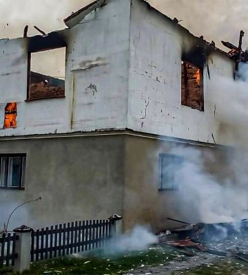 Пожежа знищила дах будинку в Крехові