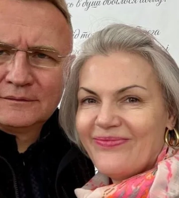 Попали в объектив Николаса Кармы. Андрей Садовый и его жена Катерина Кит-Садовая рассекретили, сколько стоит их одежда