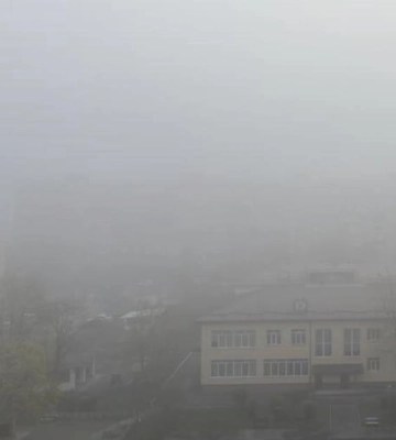 Київ накрив густий туман 