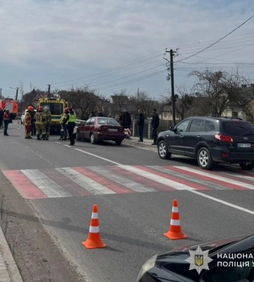 Потрійне зіткнення біля Львова, постраждало п’ятеро підлітків