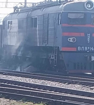 Ворог вдарив поблизу локомотива вантажного поїзда на Дніпропетровщині
