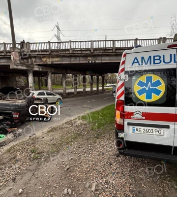 Авто злетіло з мосту: серйозна ДТП на Дніпропетровщині