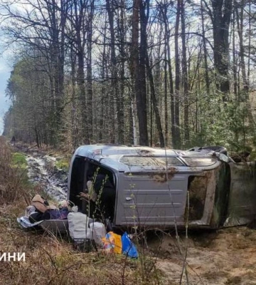 Рятувальники ліквідовували наслідки ДТП на Рівненщині