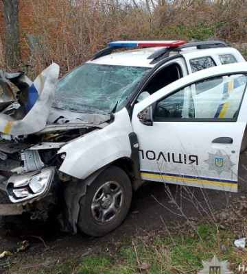 Ворог атакував авто поліцейських на Сумщині