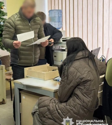 Присвоила деньги бабушки погибшего защитника: полиция Черкасской области разоблачила бывшую банкиршу