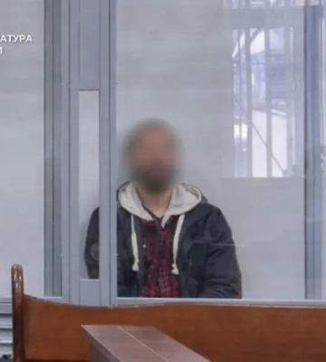 Вітчим, який роками ґвалтував падчерку, у суді цинічно попросив знову «бути родиною»