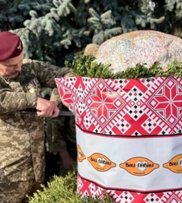 Метр у висоту та 200 кг ваги: на Волині спекли рекордну паску 