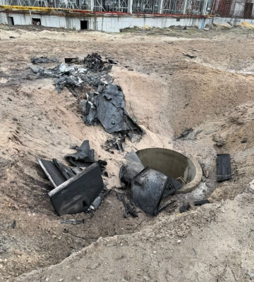 Российские оккупанты обстреляли территорию мемориального кладбища под Киевом