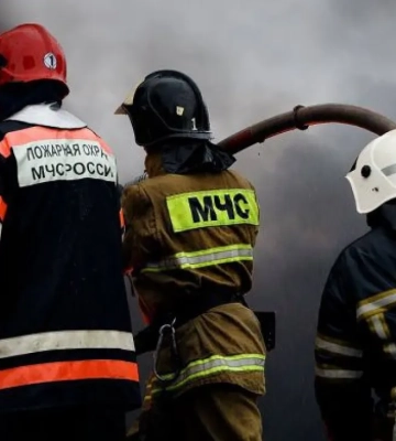 В Мелитополе после попадания горит подстанция: город частично обесточен