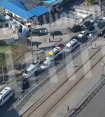 Біля автовокзалу важко їхати: у Дніпрі ускладнено рух