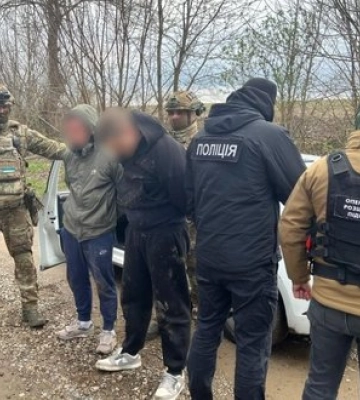 Канал незаконного виїзду за кордон перекрито: затримано чотирьох учасників схеми. ФОТОрепортаж