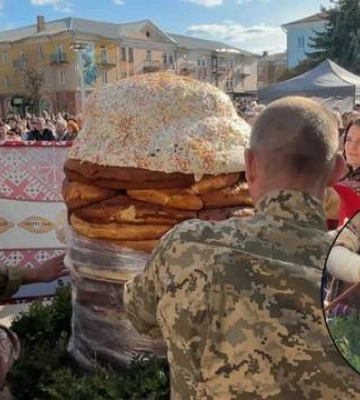 Высотой метр, а вес 200 килограммов: на Волыни испекли уникальный кулич-гигант