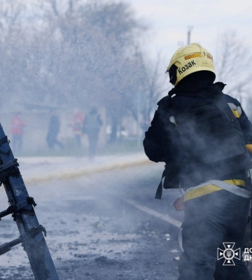 У Дніпрі внаслідок російського ракетного удару загинули п’ятеро людей (, )