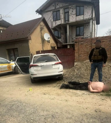 Стрілянина на Закарпатті: під час затримання під Береговим поранено поліцейського