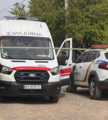 На Закарпатті озброєний чоловік викрав жінку з дитиною, при спробі затримання стріляв у поліцейського