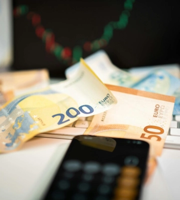 Офіційний курс гривні до євро вперше перетнув позначку 52 грн/EUR1
