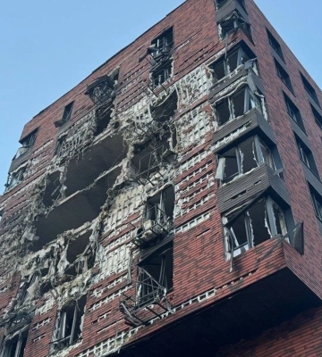 В одном из жилых районов Запорожья произошёл пожар из-за вражеских ударов дронами