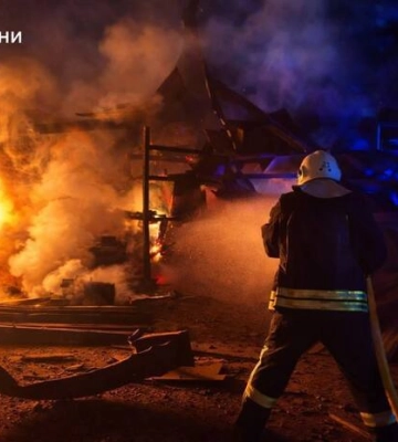 Рашисти атакували портову інфраструктуру Одещини області — спалахнуло кілька пожеж