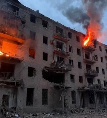 Рашисты нанесли удар ФАБ-1500 по центру Славянска: разрушен исторический памятник, есть раненый. ФОТОрепортаж