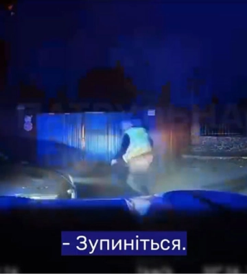 В центре Киева полиция применила оружие, чтобы остановить водителя: сбил патрульного и врезался в машины