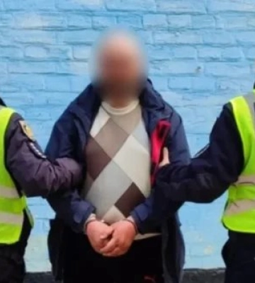 Тримали в рабстві, катували й ґвалтували 20-річного юнака: затримано трьох підозрюваних, - поліція