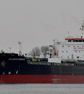 Швеція затримала підсанкційний танкер через розлив нафти в Балтійському морі