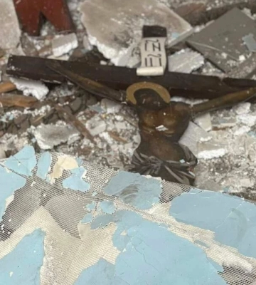 Росіяни вдарили з авіації по Херсону - загинула жінка, є поранений