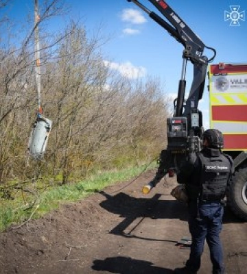 Піротехніки ДСНС знищили бойову частину ракети Х-101
