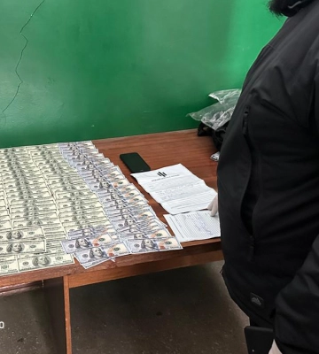 На Дніпропетровщині прикордонник продавав за $12 тисяч «інвалідність» та інструкції для перетину кордону