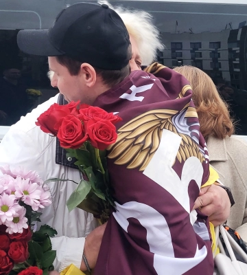 Після півтора року полону додому повернувся Герой з Волині Максим Муха