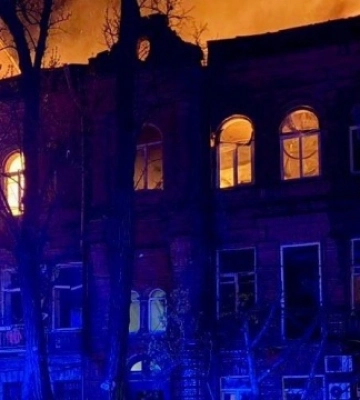 Ворог завдав ударів по Дніпру - сталися пожежі, є постраждалі