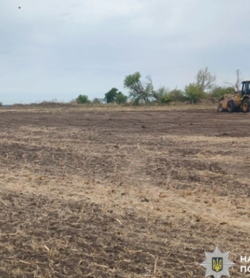 На Миколаївщині агроном розорав курган заради розширення ріллі – йому загрожує до 3 років ув’язнення