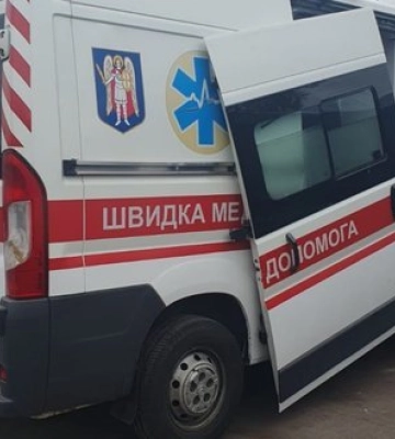Бригада медиків швидкої допомоги постраждала під час удару РФ по Києву. ФОТОрепортаж