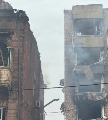 Атака по Дніпру: в якому стані постраждалі