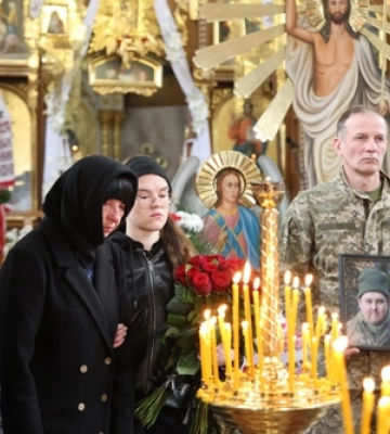 У Луцькій громаді попрощалися з загиблим на Курщині воїном Андрієм Бондарем