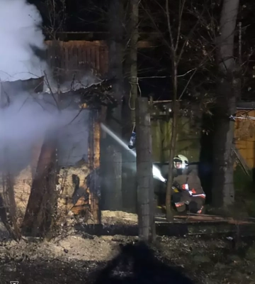 Вогнеборці Тячівщини ліквідували пожежу в надвірній споруді