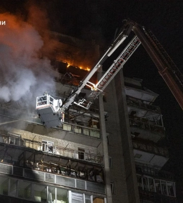 Відомо про щонайменше трьох травмованих у Сумах внаслідок ворожих ударів, триває евакуація