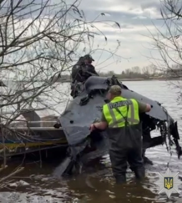 У Києві з Дніпра дістали російський дрон з бойовою частиною